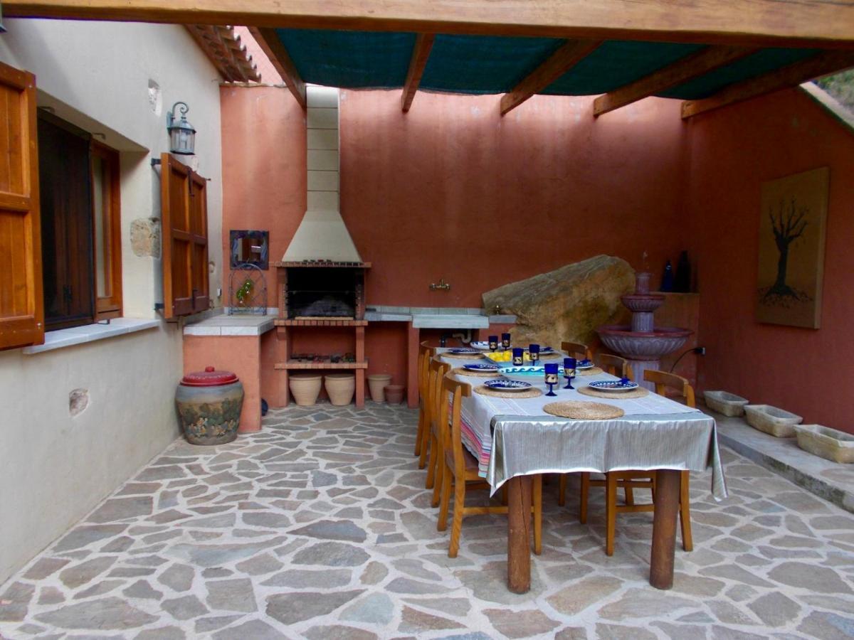 Apartment In Country House With Views And Pool Vespellá Екстериор снимка
